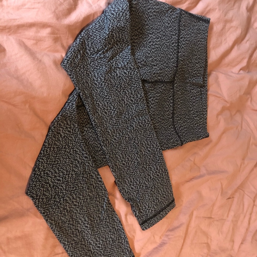 Lululemon athletics bottoms size 8